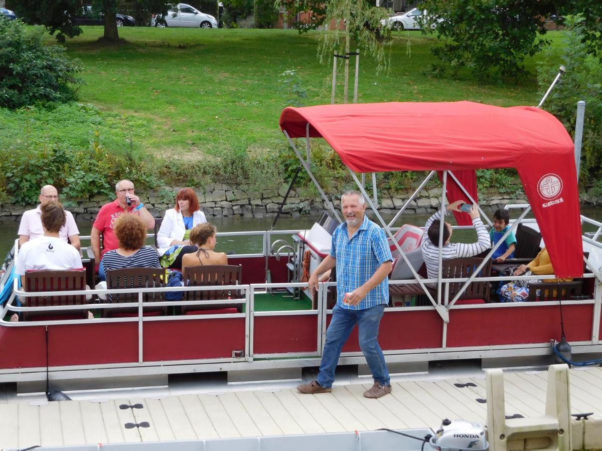 Bed & Breakfast De Logeerboot *