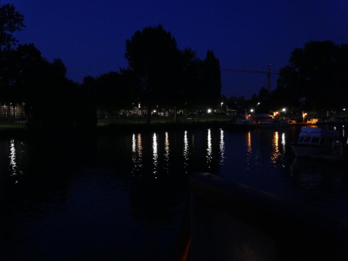 De Logeerboot *