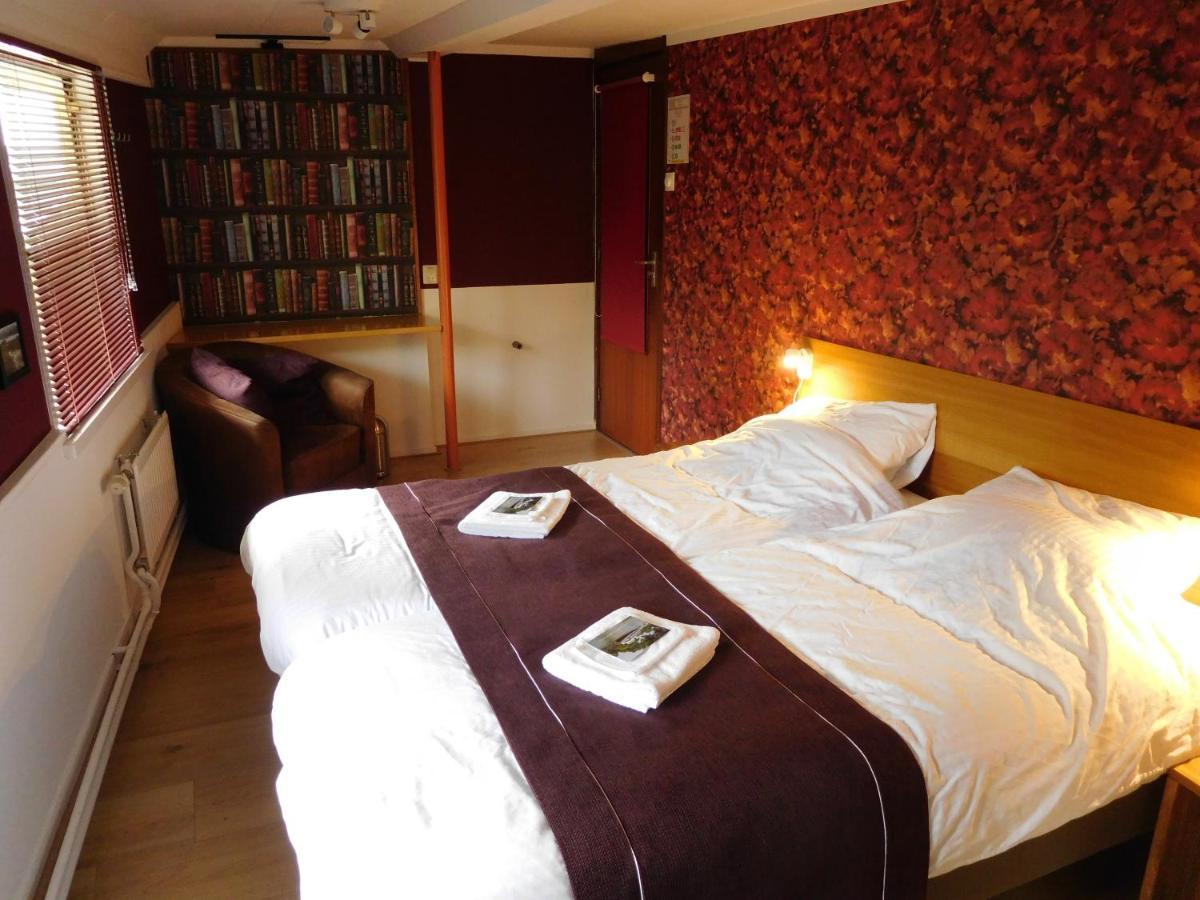 De Logeerboot Bed & Breakfast *